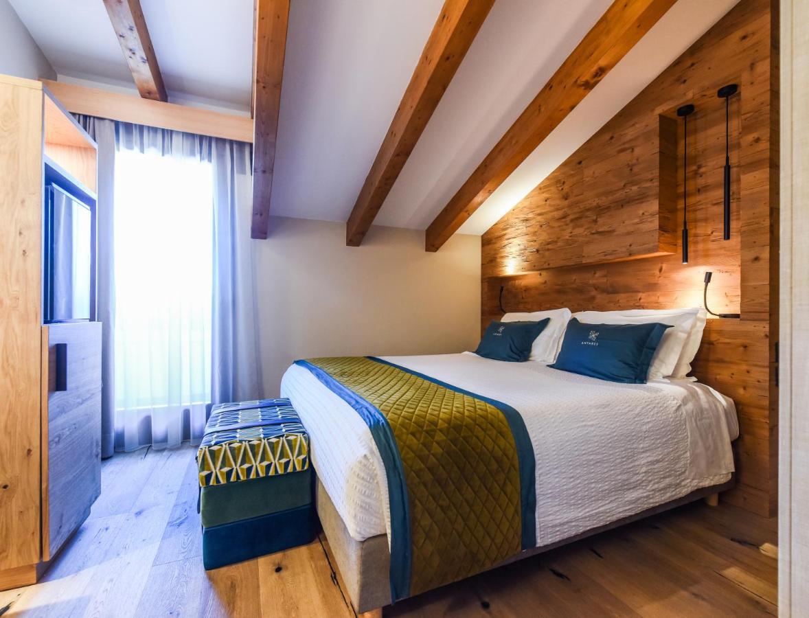 Antares Hotel 4*