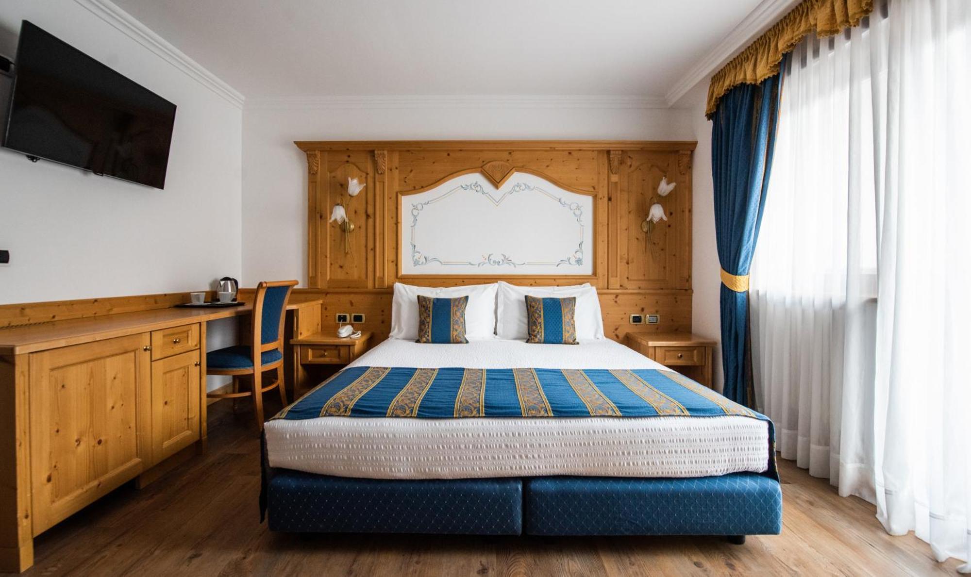 Antares Hotel 4*