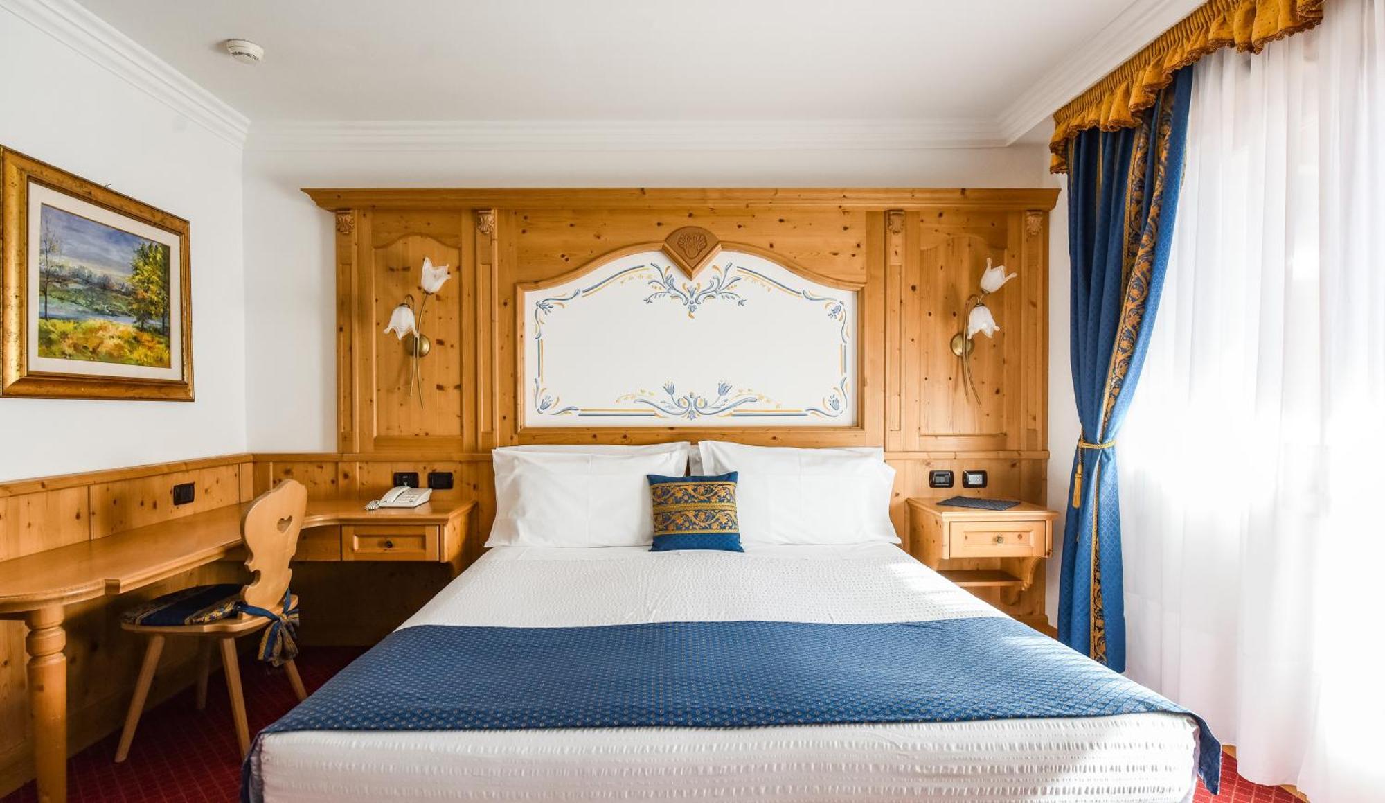Antares Hotel 4*