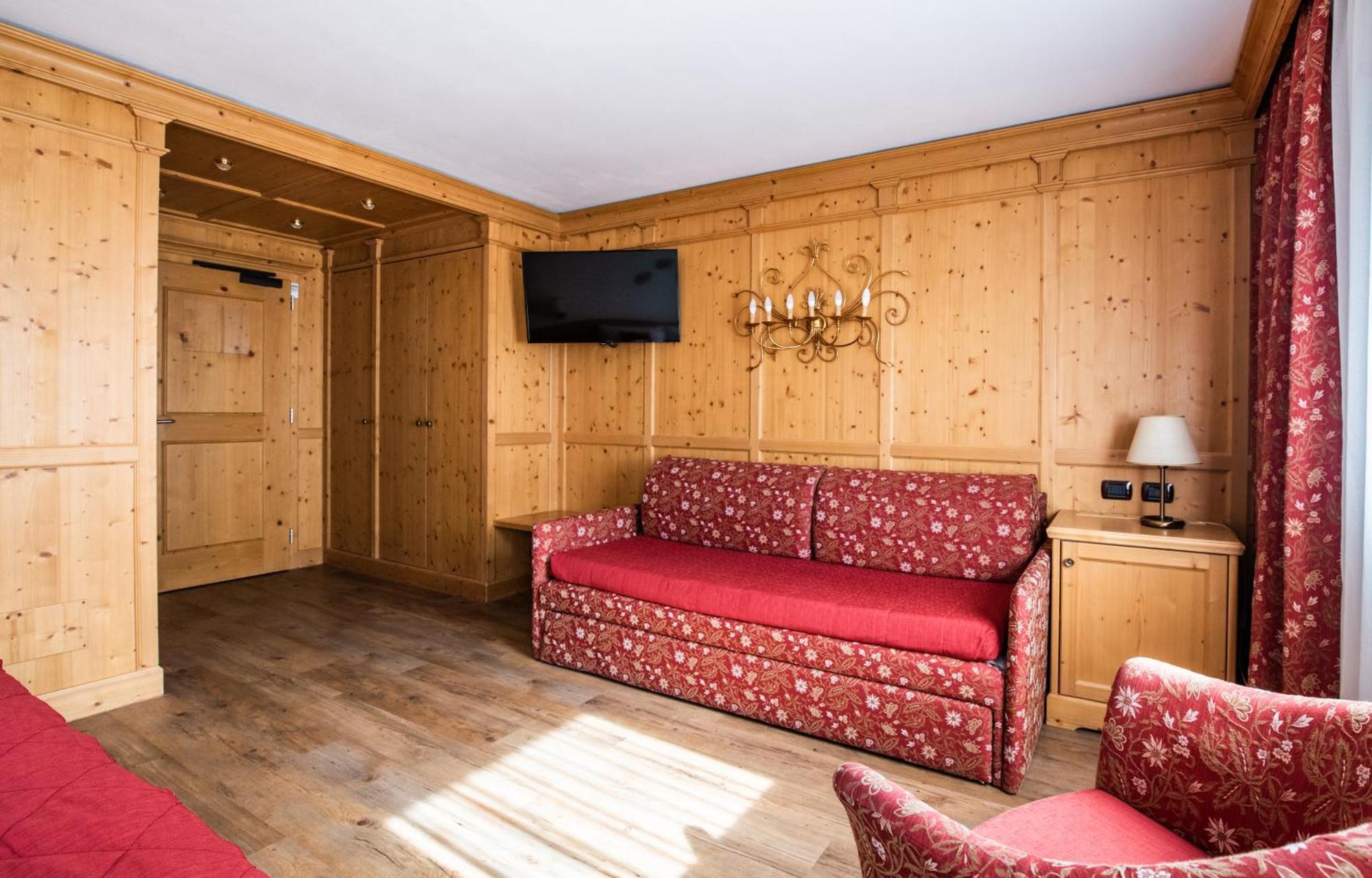 Antares Hotel 4*